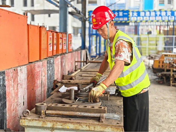 節(jié)日我在崗丨“端午”假期不停工 項目建設(shè)“不打烊”