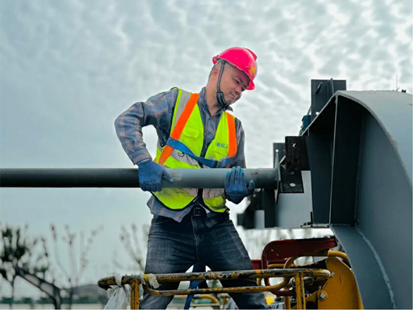 節(jié)日我在崗丨端午假期不停工 項(xiàng)目建設(shè)“賽龍舟”